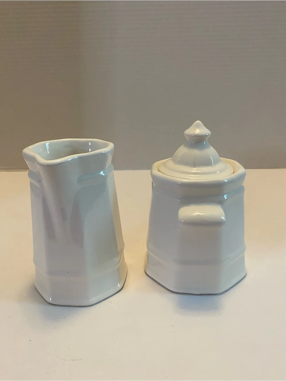 Vintage Pfaltzgraff Heritage White Sugar Bowl w/Lid & Creamer Set 1990s.